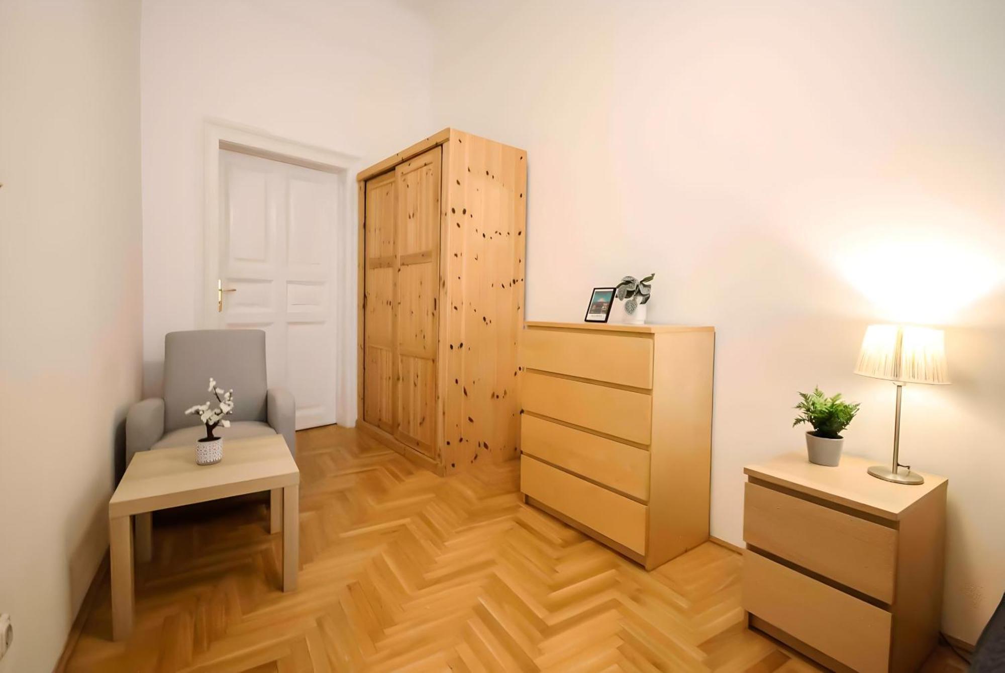 R171 Elitehost Raday Apartment Budapest Luaran gambar