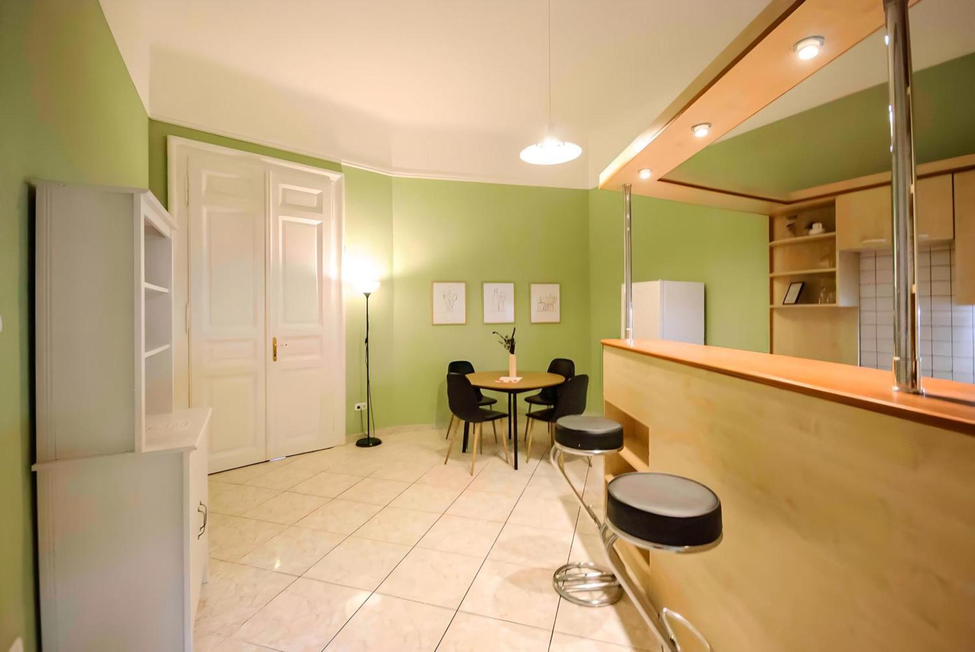 R171 Elitehost Raday Apartment Budapest Luaran gambar